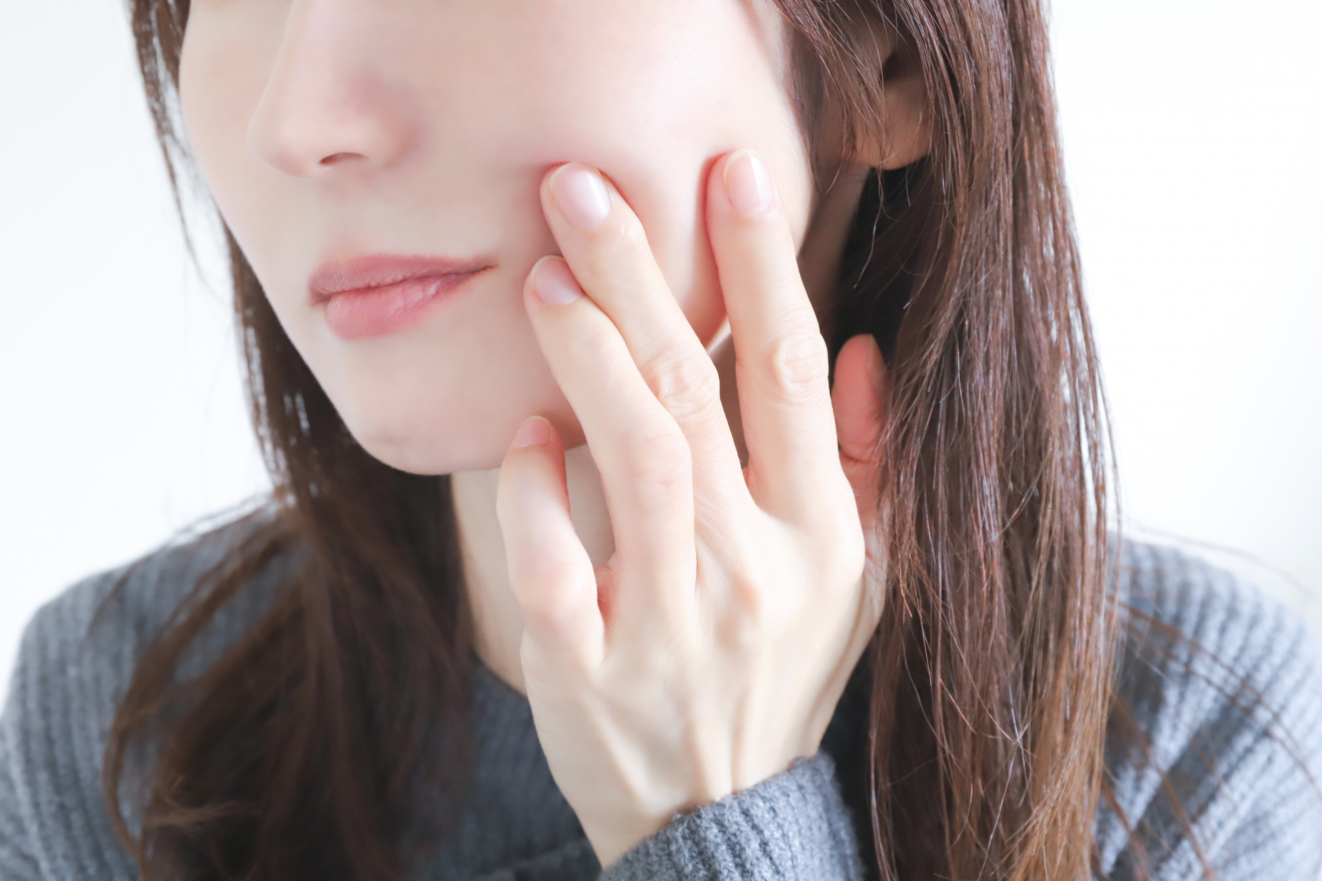 10年後の顔が変わる！美容皮膚科医が教える初期ほうれい線の対策